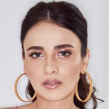 تصویر Radhika Madan