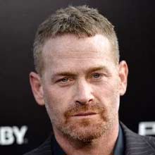 تصویر Max Martini